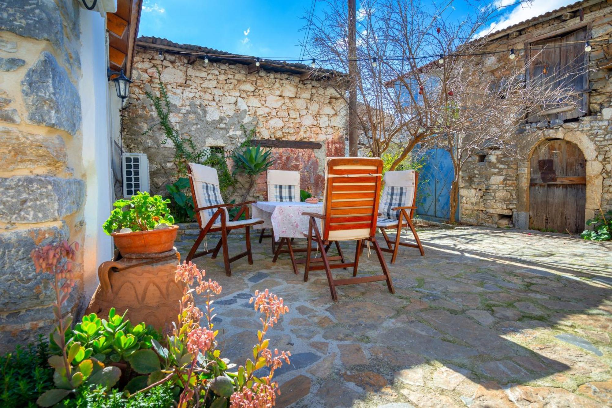 Olive Valley Traditional House Limnai Exterior foto